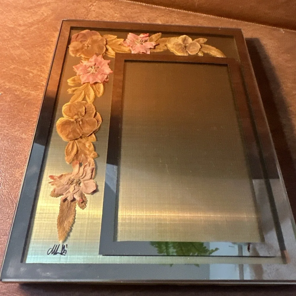 Glass Picture frame Pressed Dried Flower 4X6 Signed